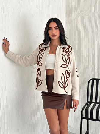 KADIN KREM YAPRAK SÜZENE İŞLEMELİ KAŞE CEKET GÖMLEK