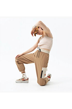 Sportswear Essential Kadın bej Askılı Crop Top
