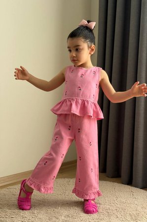 Kız Çocuk Çiçek Nakışlı Denim Bluz ve Pantolon Takım Pembe