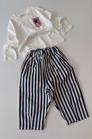 Erkek Çocuk Köpek Baskılı Sweatshirt ve Çizgili Gabardin Pantolon