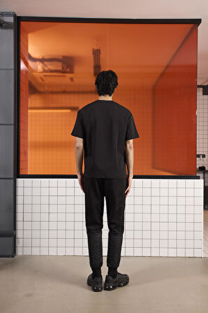 Bisiklet Yaka Göğsü Garni ve Baskı Detaylı Erkek T-shirt