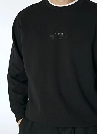 Bisiklet Yaka Göğsü Çıtçıt Cepli Slim Fit Erkek Sweatshirt