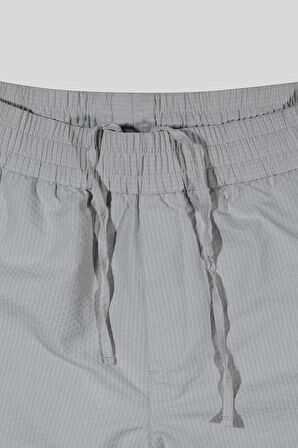 Çizgi Desenli Gizli Bağcıklı Erkek Şort