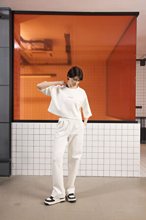 Arka Baskı Detaylı Kadın Crop T-shirt