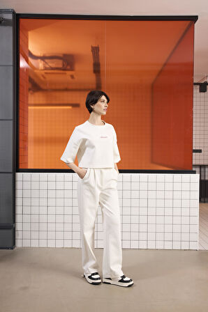 Arka Baskı Detaylı Kadın Crop T-shirt