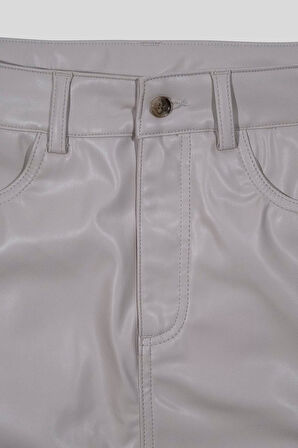 Deri Yırtmaçlı Kadın Etek