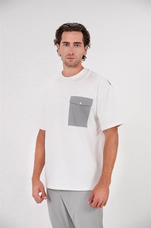Bisiklet Yaka Kapak Cepli Arkası Garnili Erkek T-shirt