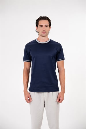 Bisiklet Yaka Kol Ucu Ve Yakası Trikolu Erkek T-shirt
