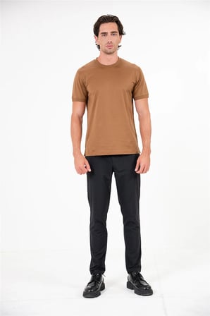 Bisiklet Yaka Kol Ucu ve Yakası Trikolu Basic Erkek T-shirt