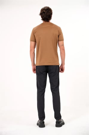 Bisiklet Yaka Kol Ucu ve Yakası Trikolu Basic Erkek T-shirt