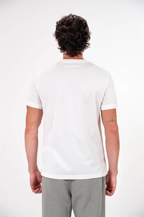 Bisiklet Yaka Kol Ucu ve Yakası Trikolu Basic Erkek T-shirt