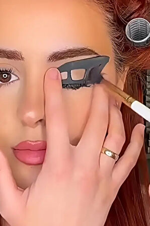 Göz Makyaj Asistanı - 2 Özel Far Fırçası, Göz Farı Araçları, Hızlı Makyaj Şablonları, Göz Farı Kalıpları, Kadın Başlangıç Seviyesi İçin Uygun,