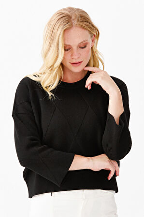 Kadın Sıfır Yaka Önü Baklava Desenli Yürütmeli Kısa Kazak Siyah