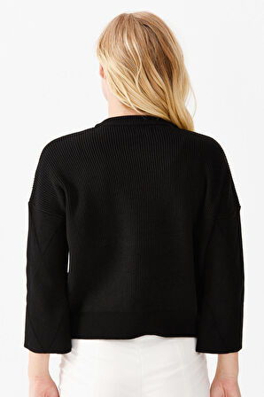 Kadın Sıfır Yaka Önü Baklava Desenli Yürütmeli Kısa Kazak Siyah