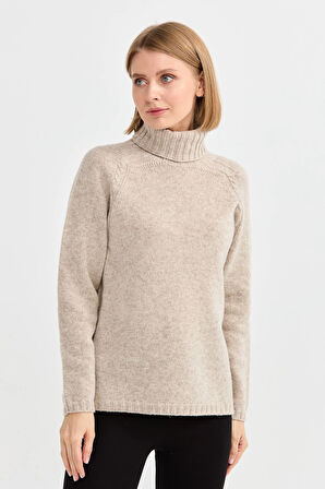 Kadın Tam Balıkçı Yaka Omuzu Saç Örgülü Yün Kazak V.Bej