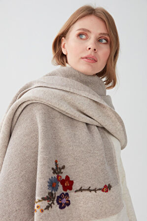 Kadın Çiçek İşlemeli Triko Şal V.Bej