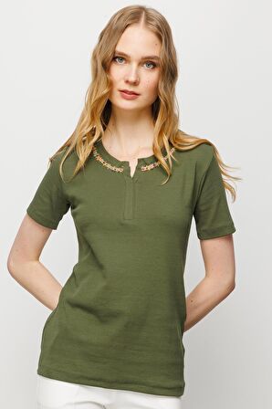 Kadın Yakası İşlemeli Kaşkorse Pamuk T-shirt Haki
