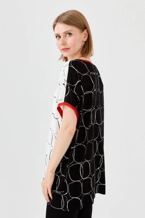 Kadın Yakası ve Kolu Sarı Bantlı Penye T-shirt Siyah/Ekru