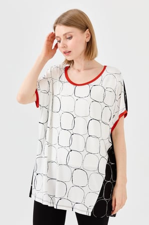 Kadın Yakası ve Kolu Sarı Bantlı Penye T-shirt Siyah/Ekru