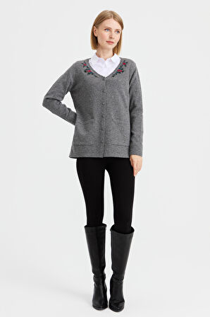 Kadın V Yaka Kenarı Dantel İşlemeli Yün Hırka Füme