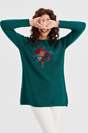 Kadın Sıfır Yaka Önü İşlemeli Uzun Yün Kazak K.Ö.başı