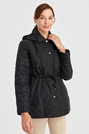 Kadın Kapüşonlu Beli Bağcıklı Kapitone Kaban Siyah