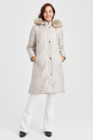 Kadın Kapüşonlu Kareli Uzun Kapitone Kaban Bej