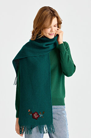 Kadın İşlemeli Yün Atkı K.Ö.başı