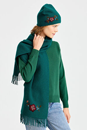 Kadın İşlemeli Yün Atkı K.Ö.başı