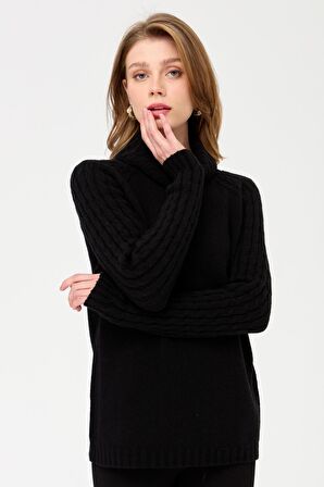 Kadın Degaje Yaka Kolu ve Yakası Saç Örgü Yün Kazak Siyah