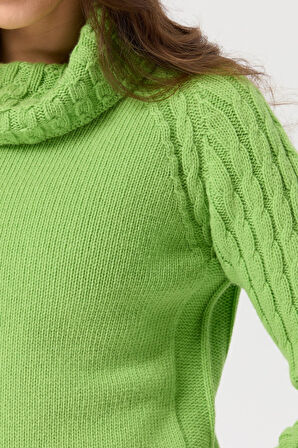 Kadın Degaje Yaka Kolu ve Yakası Saç Örgü Yün Kazak A.E.Yeşili