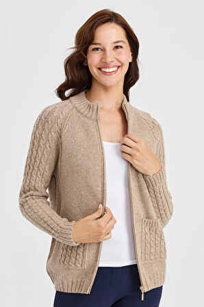 Kadın Dik Yaka Cebi ve Kolu Saç Örgü Yün Hırka K.Bej