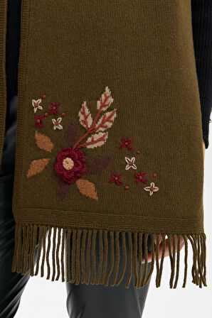 Kadın Papatya İşlemeli Püsküllü Yün Kaşkol A.Yeşil