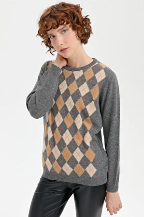 Kadın Sıfır Yaka Önü Baklava Desenli Yün Kazak Füme