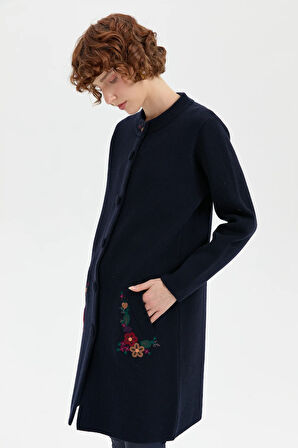 Kadın Dik Yaka Cebi İşlemeli Uzun Yün Kaban K.Lacivert