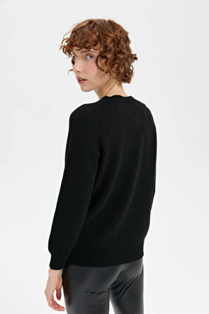 Kadın Sıfır Yaka Dikişsiz Yün Kazak Siyah