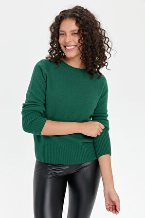 Kadın Sıfır Yaka Dikişsiz Eteği ve Kolu Uzun Lastik Yün Kazak Ö.Başı