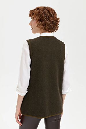 Kadın Sıfır Yaka Cep Üstü İşlemeli Kısa Yün Yelek A.Yeşil
