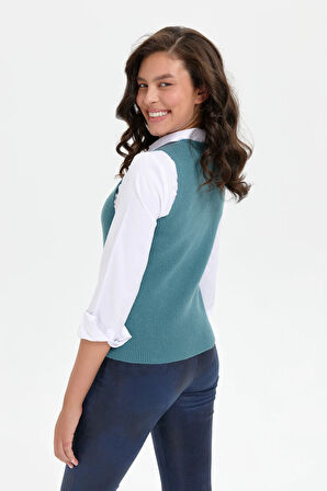 Kadın Sıfır Yaka Dikişsiz Önü Düğmeli Yün Süveter M.Yeşili