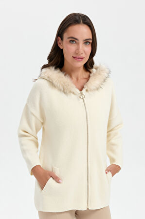 Kadın Kapüşonu Kürklü Fermuarlı Yün Hırka Kemik