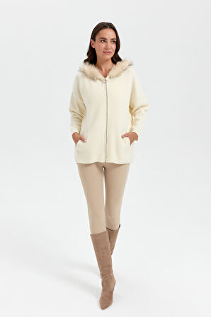 Kadın Kapüşonu Kürklü Fermuarlı Yün Hırka Kemik