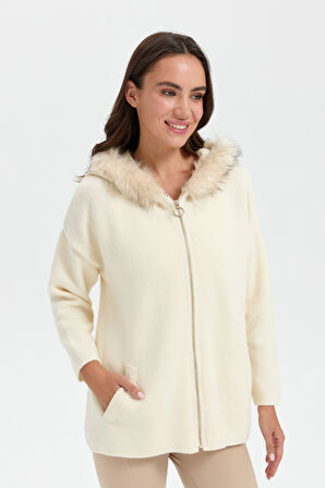 Kadın Kapüşonu Kürklü Fermuarlı Yün Hırka Kemik