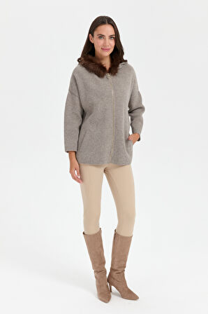 Kadın Kapüşonu Kürklü Fermuarlı Yün Hırka Vizon