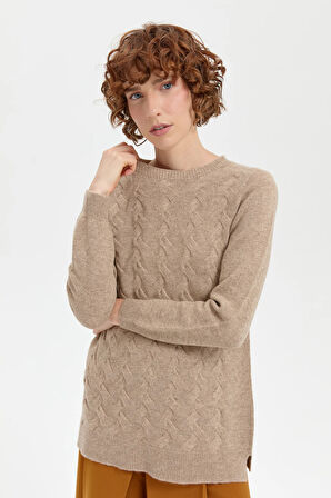Kadın Sıfır Yaka Dikişsiz Önü Saç Örgülü Yün Kazak K.Bej