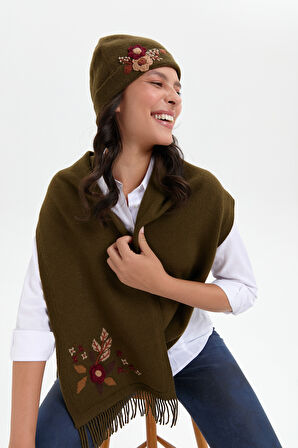 Kadın Papatya Çiçek İşlemeli Yün Bere A.Yeşil