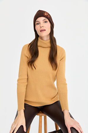 Kadın Papatya Çiçek İşlemeli Yün Bere M.Kahve