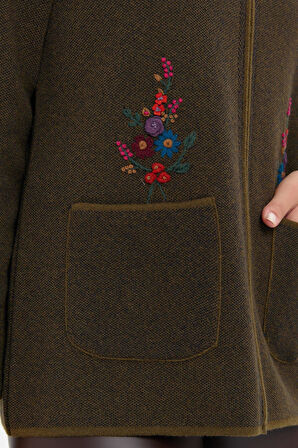 Kadın Polo Yaka İşlemeli Kısa Yün Hırka A.Yeşil