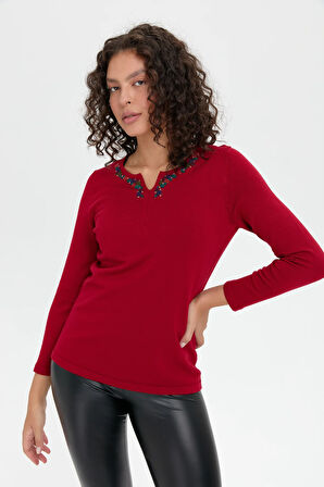 Kadın Yakası Renkli Çiçek İşlemeli Bluz K.Kırmızı