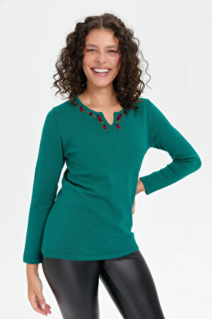 Kadın Yakası Renkli Çiçek İşlemeli Bluz A.Ö.Başı