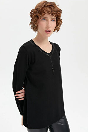 Kadın V Yaka Taşlı Kolye Desenli Ligra Bluz Siyah